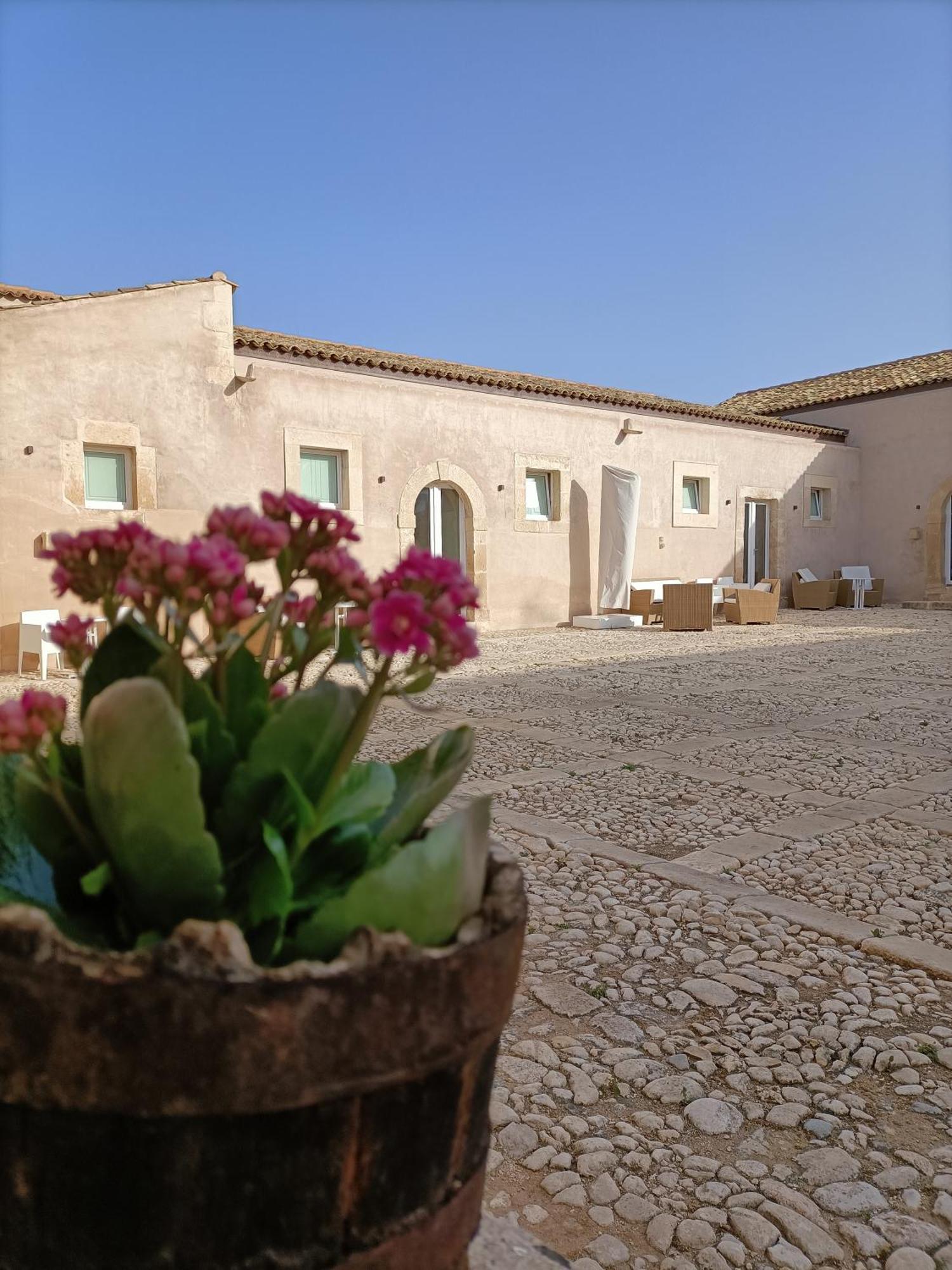 Ballium Luxury Relais Avola Exterior foto